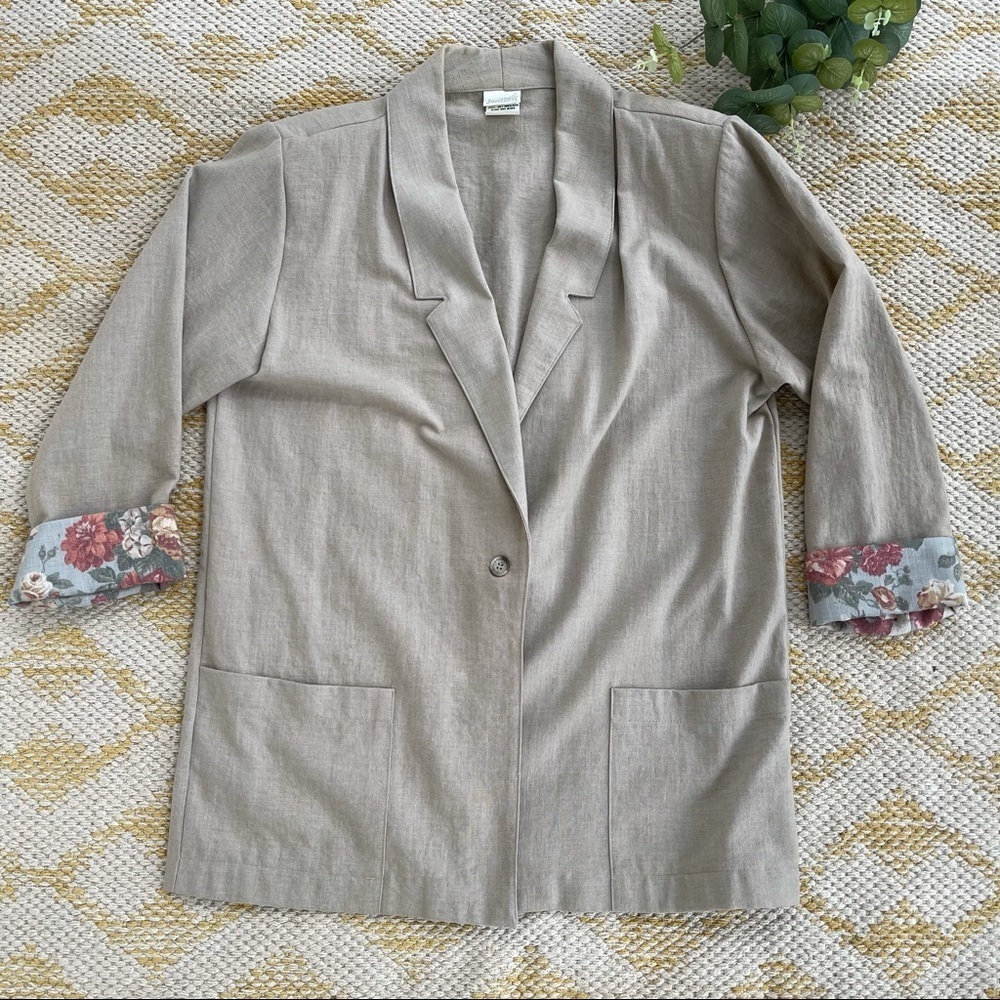 Vintage beige floral cuff one button oversized blazer